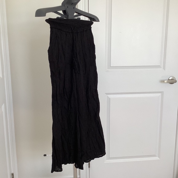 Black, crinkle palazzo pants. - Picture 2 of 6